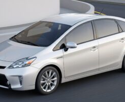 プリウスG'sの燃費は標準モデルより若干低い？実際値や他グレードとの比較